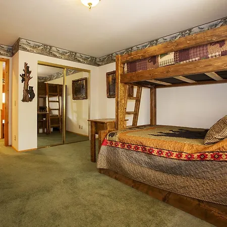 Moose Creek Lodge